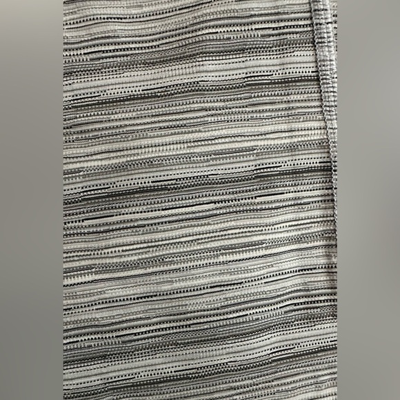 NWOT Lululemon High Times Cyber Stripe Silver Fox Gray Size 4 - Picture 8 of 10